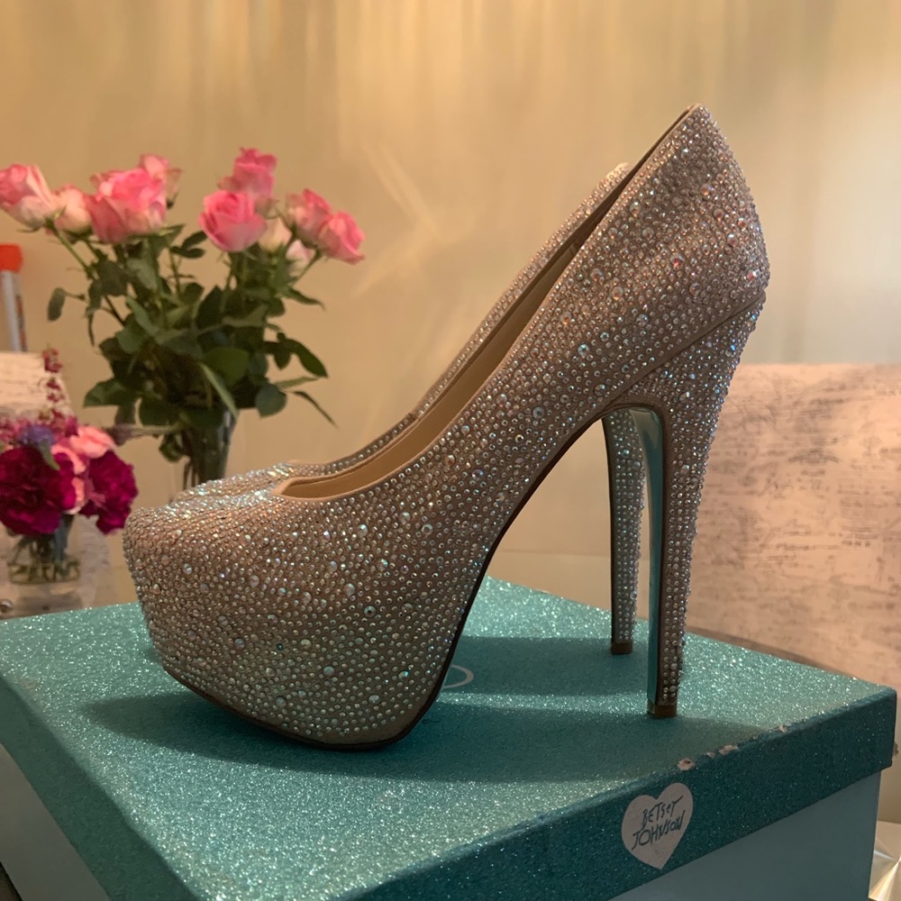 Betsy Johnson heel